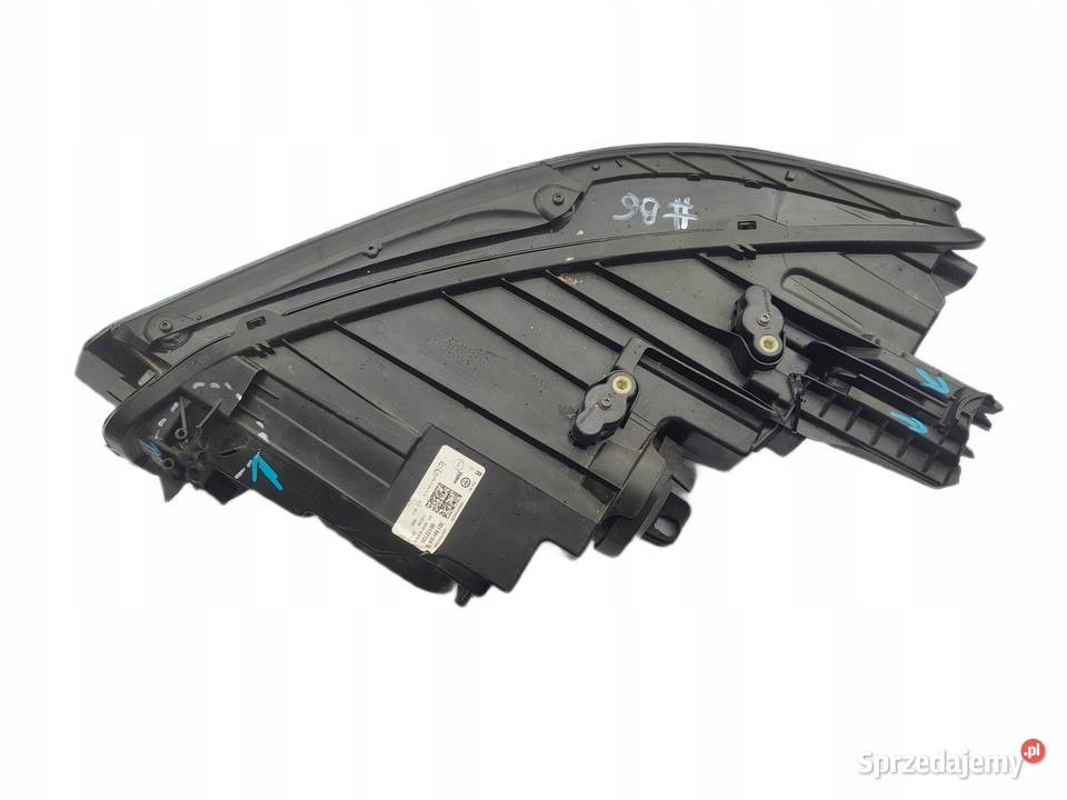 PASSAT B8 LAMPA PRZOD PRAWA PRZEDNIA LED