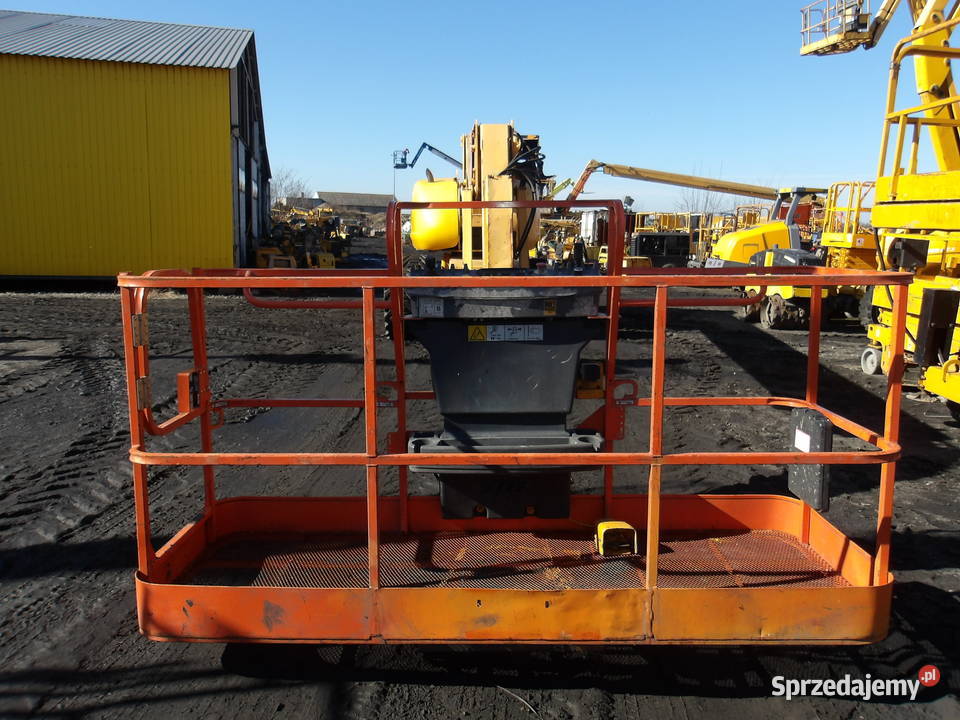 Podnośnik koszowy 28 m 4x4 teleskopowy JLG 860SJ