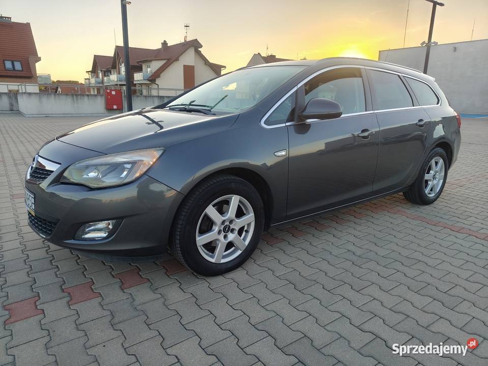 Opel Astra J Sports Tourer Kombi 14 Turbo 140 sprzedam