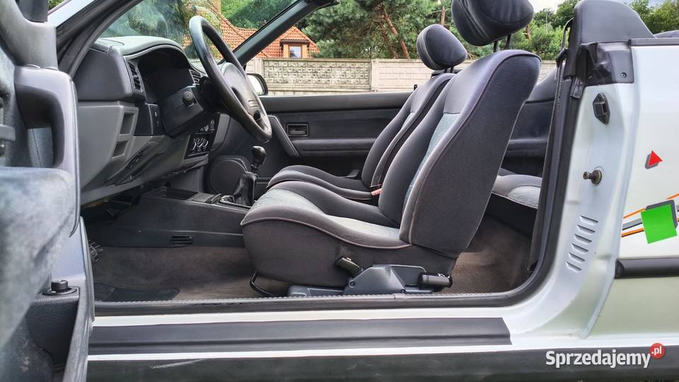 RENAULT 19 CABRIOLET 1996 Biały Metalik El dach Rok produkcji 1996
