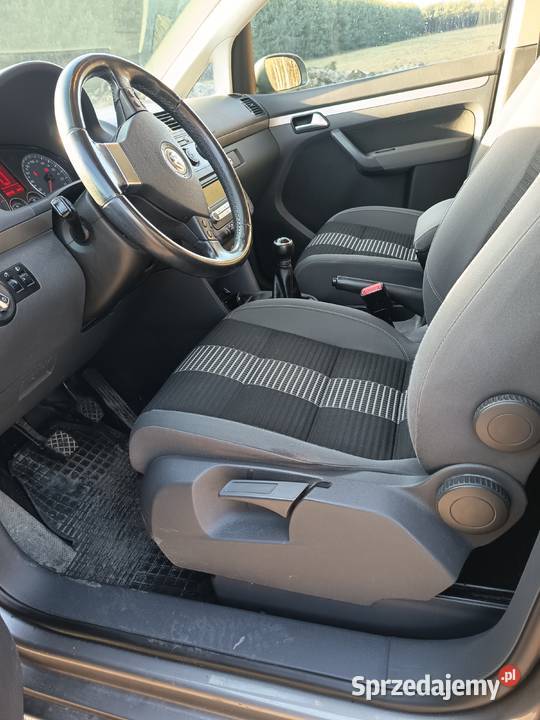 Volkswagen Touran 16 7 osobowy 2008 Rok produkcji 2008 Tryńcza