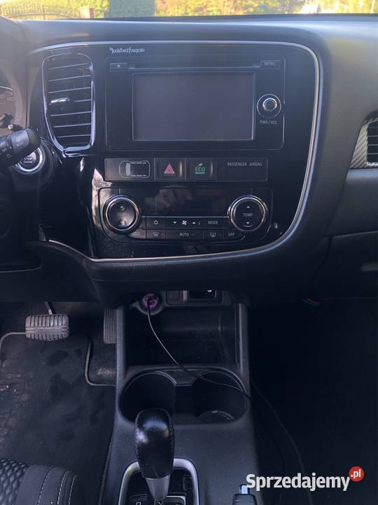 Mitsubishi Outlander 4x4 20 Benzyna 7 osobowy