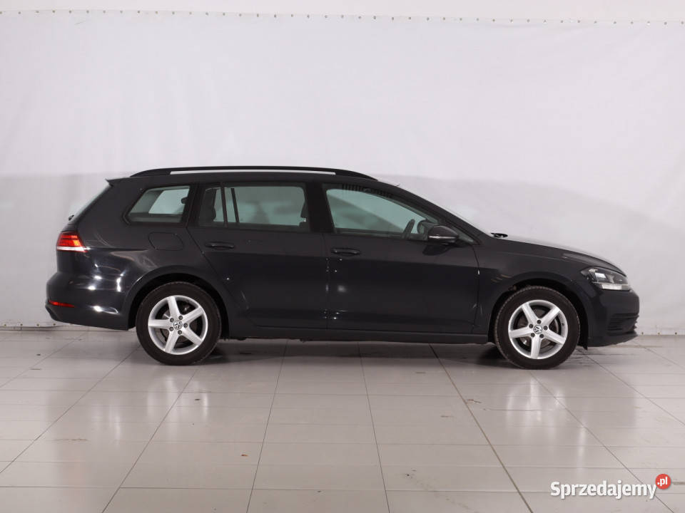 VW Golf 10 TSI manualna Golf sprzedam