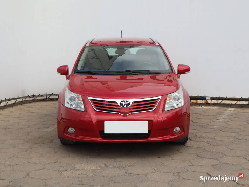 Toyota Avensis 18 Valvematic czerwony Łódź