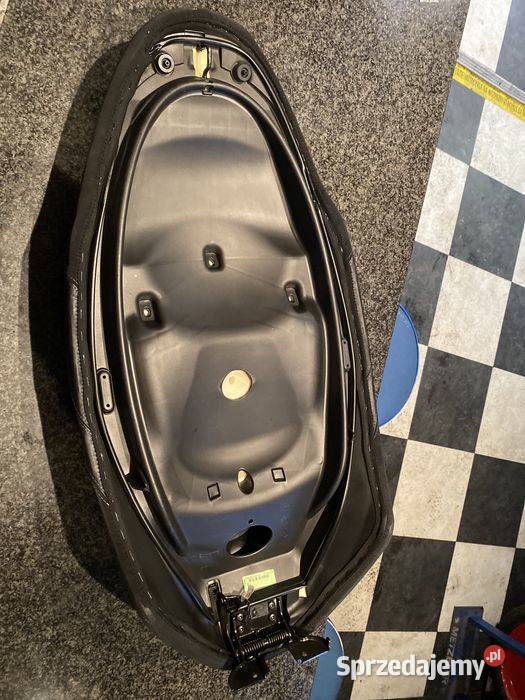 Fotel Kanapa PIAGGIO MP3 300 HPE 500 SPORT Nowy Poznań