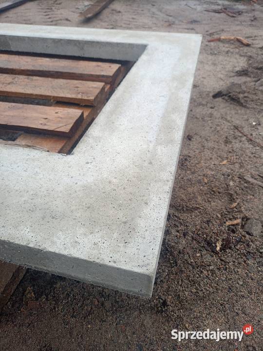 Ramy betonowe pod pomnik Bolszewo