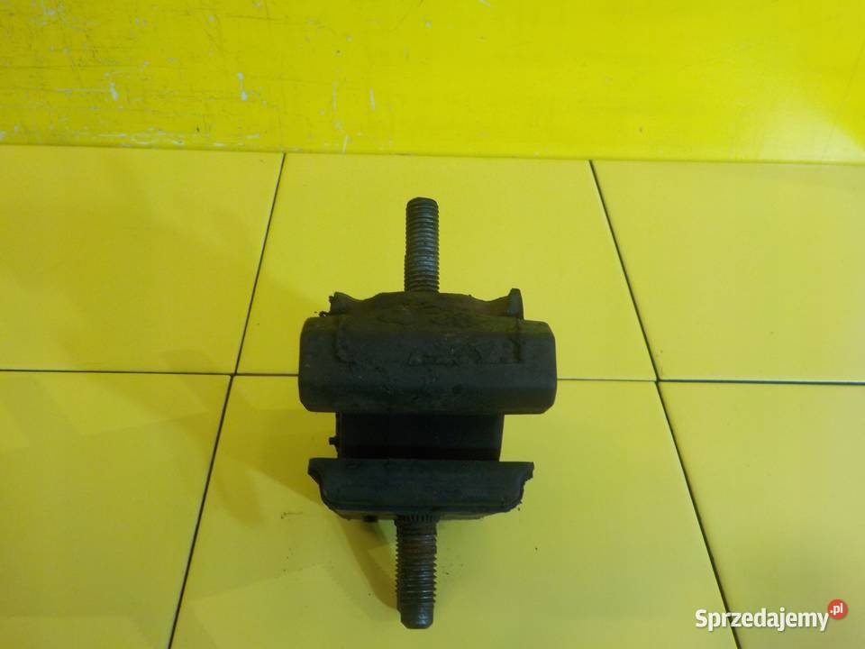 IVECO 23 HPI 14r 106 F1AE0481A poduszka silnika osobowe świętokrzyskie sprzedam