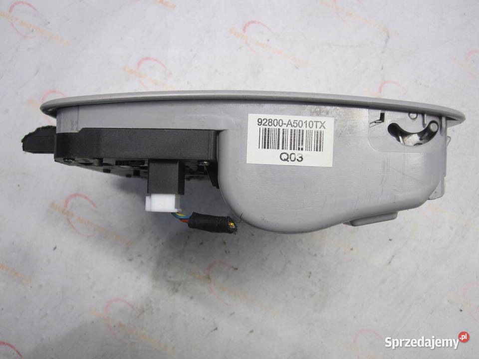 HYUNDAI I30 II 13r lampka podsufitki