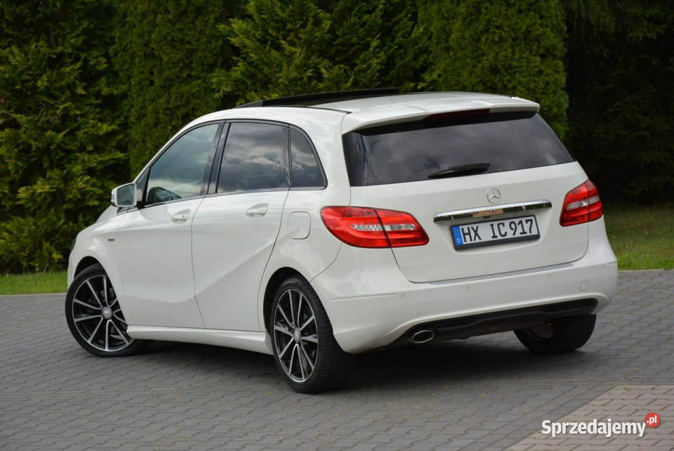 Mercedes B 180 Panorama LED BiXenon Navi Kamera bluetooth Mercedes-Benz Ostrów Mazowiecka sprzedam
