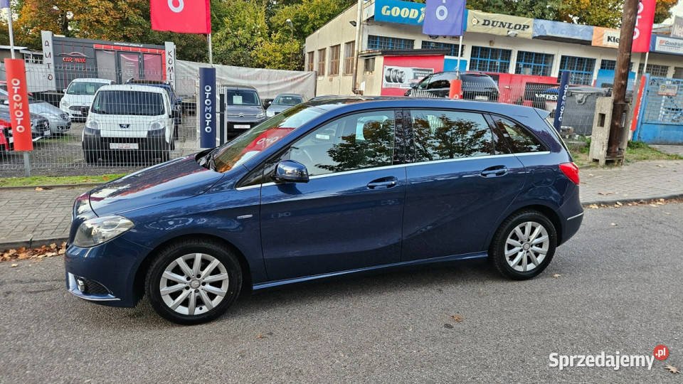 Mercedes B 180