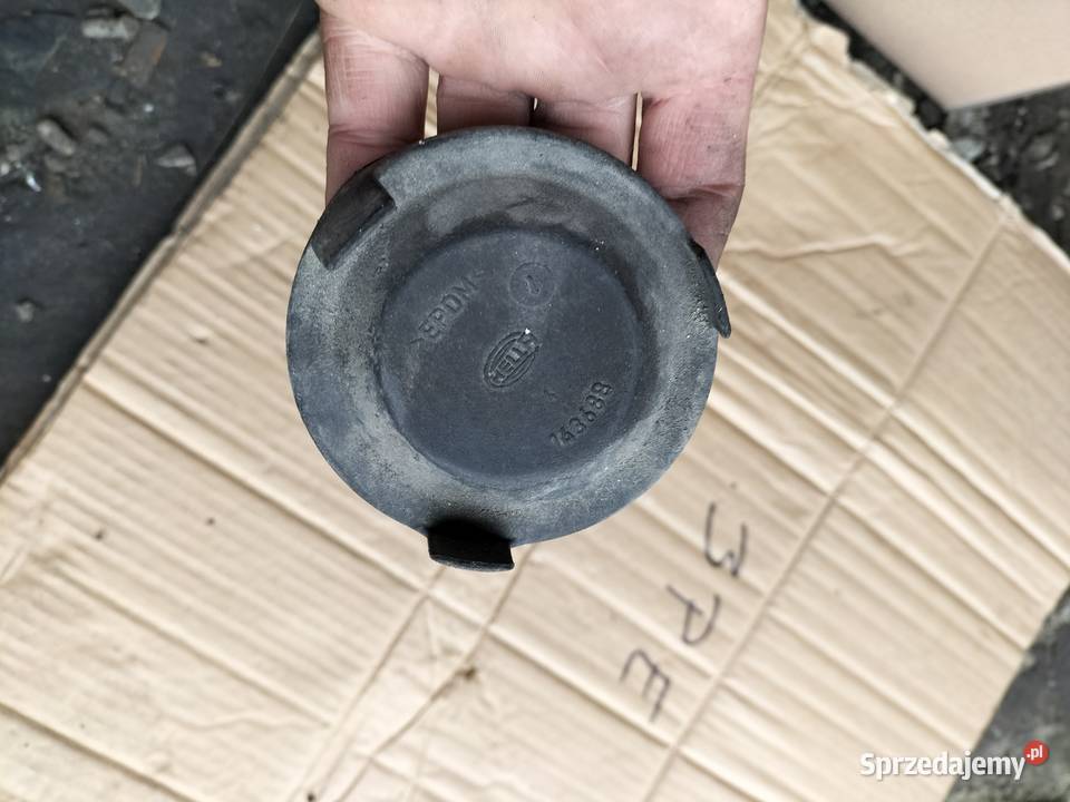 DEKIELEK LAMPY OSŁONA ŻARÓWEK HELLA 743688 Kamień-Kolonia sprzedam