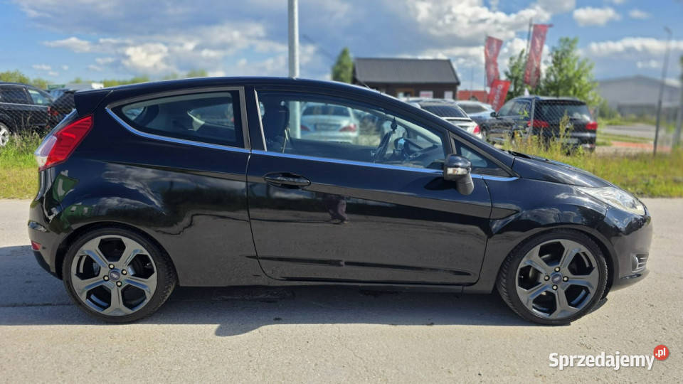 Ford Fiesta climatronic zarejestrowana zwykła światła przeciwmgielne Lębork