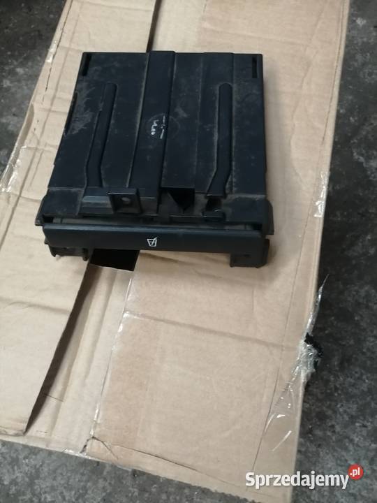 Uchwyt na kubki Nissan Terrano 2