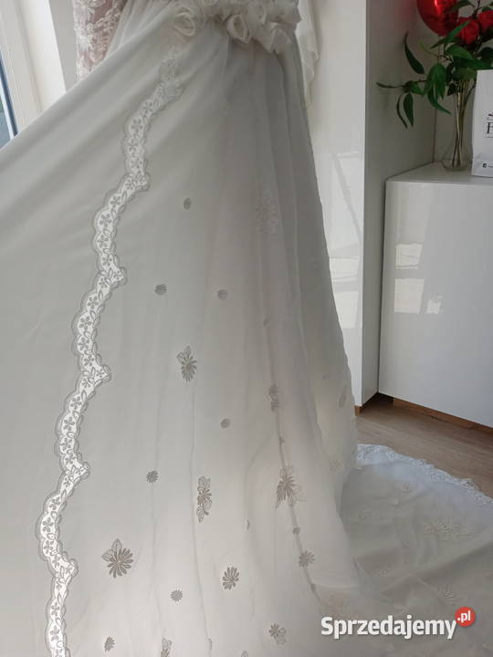 Sprzedam suknię ślubną z trenerem Legionowo