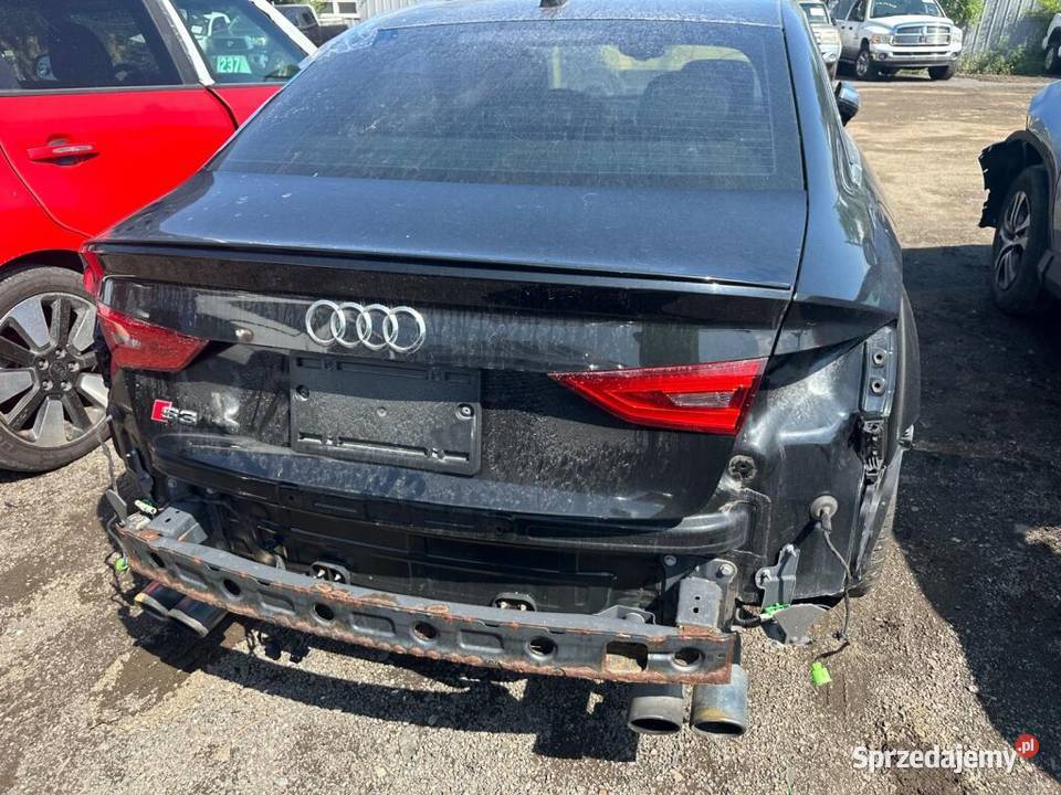 Audi S3 2015 20 quattro delikatnie uszkodzony w