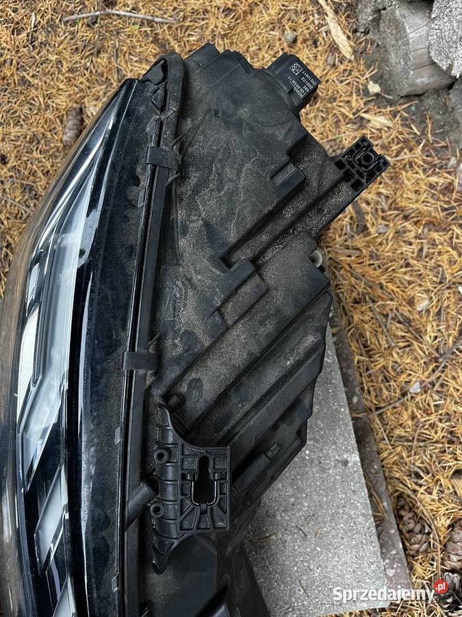 AUDI A4 B9 LAMPA FULLED 8W0941034F USA