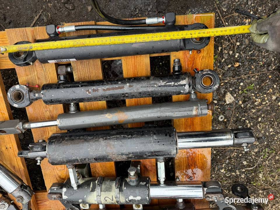 Siłownik hydrauliczny dwustronnego działania Antonie