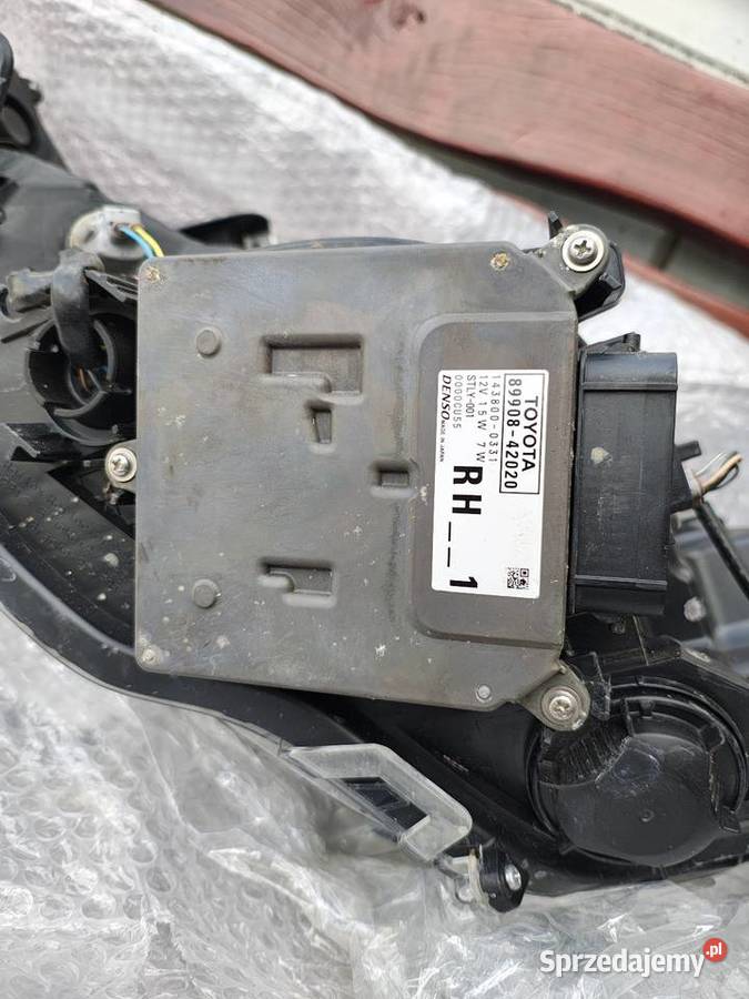 RAV4 V Lampa prawa przednia reflektor LED osobowe Turek