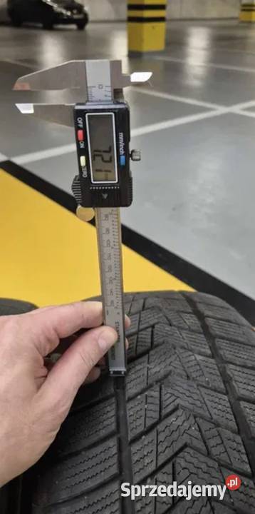 opony zimowe 21545 18 bieżnik 72do77mm Cygany