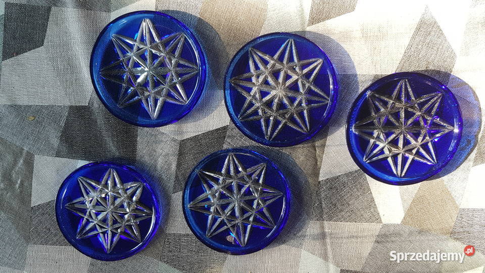 Pięć krysztalowych podstawek Myszków