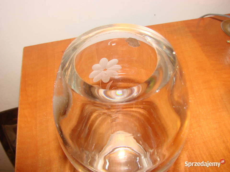 stary kryształowy wazon