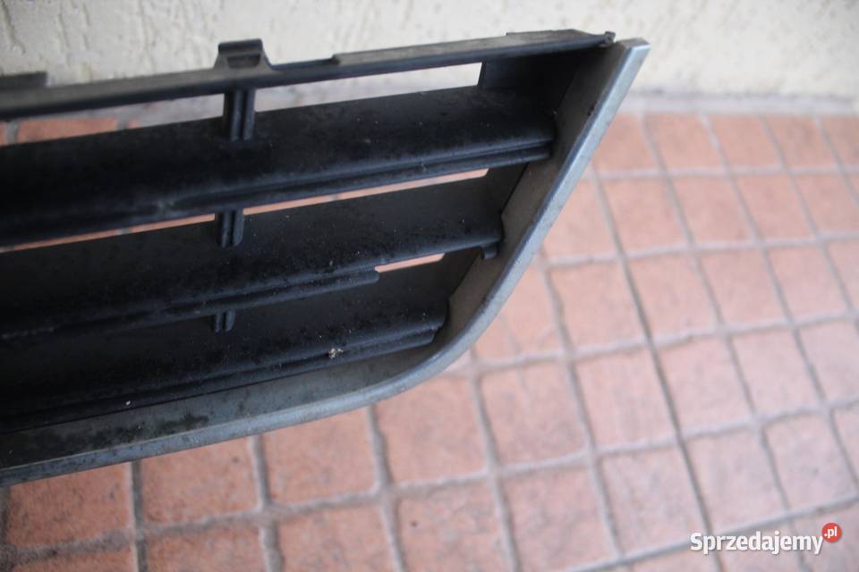 KRATKA ZDERZAKA ŚRODKOWY PRZÓD VW PASSAT B6 wielkopolskie