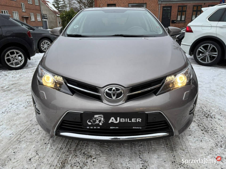 Toyota Auris II 2012