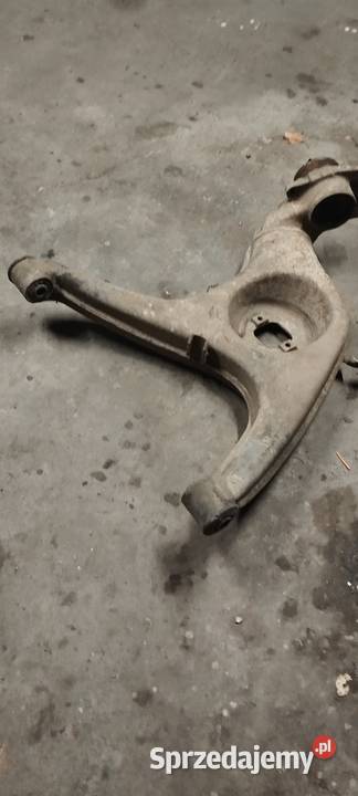 Prawy wahacz Mercedes w 123 małopolskie Tarnów