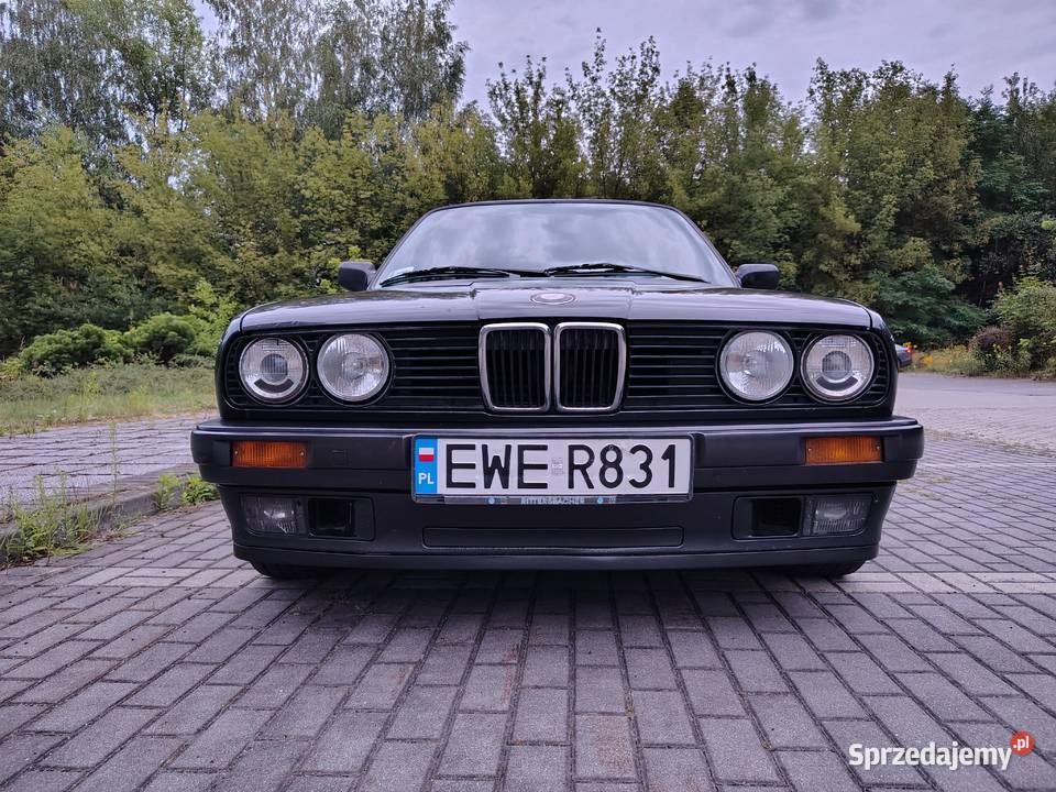 BMW E30 Sedan porządany Czarny kolor Będzin