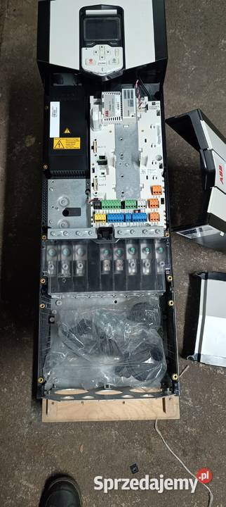 Falownik ABB ACS880 01 145A 3 E200 k473 145A dolnośląskie Wiązów sprzedam