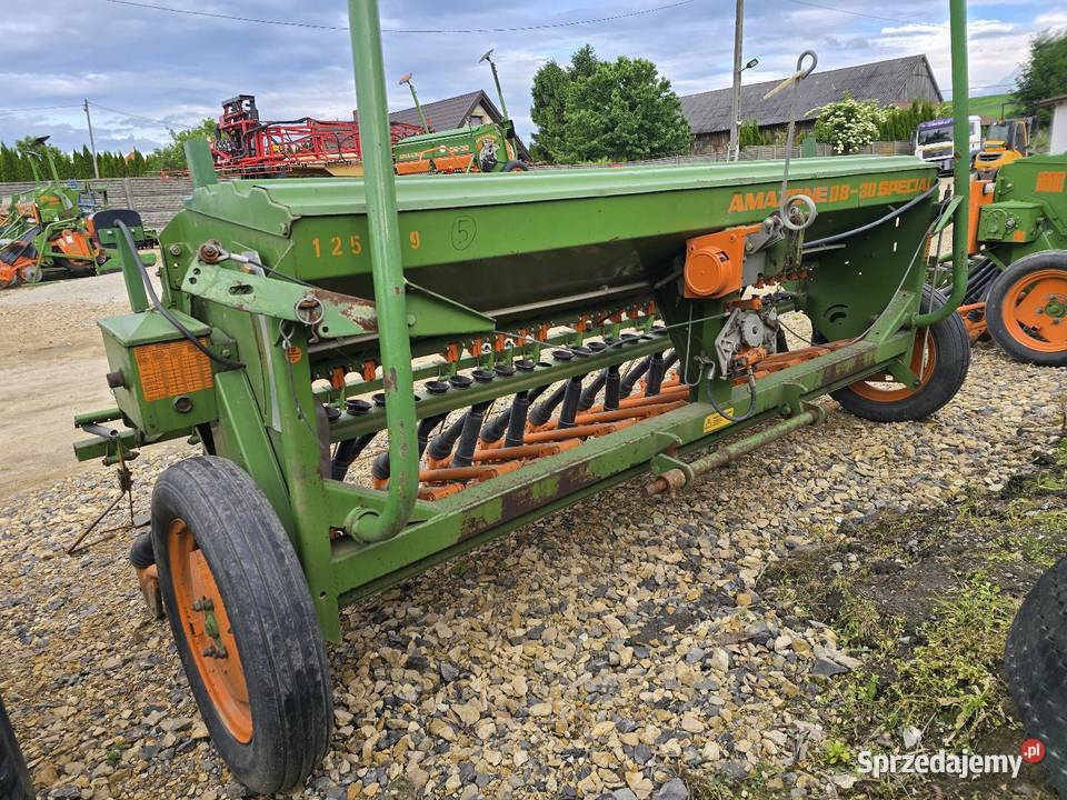 Siewnik zbożowy Amazone D8 Special II 3m import Maków