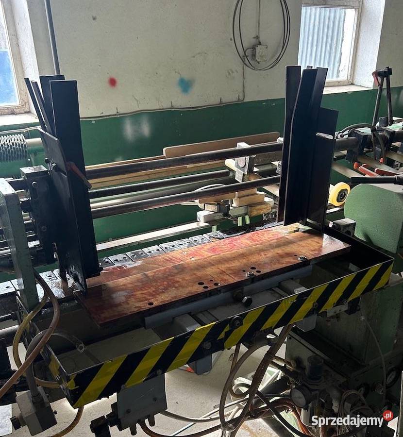 Uniwersalny podajnik elementów do maszyny z Wadowice