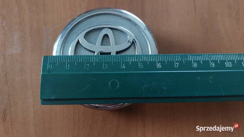 Dekielek TOYOTA 63 mm 42603AC020 2 sztuki Motoryzacja