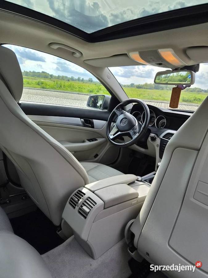 Mercedes C Coupe 18 CGI 156 Piękny jasny środek