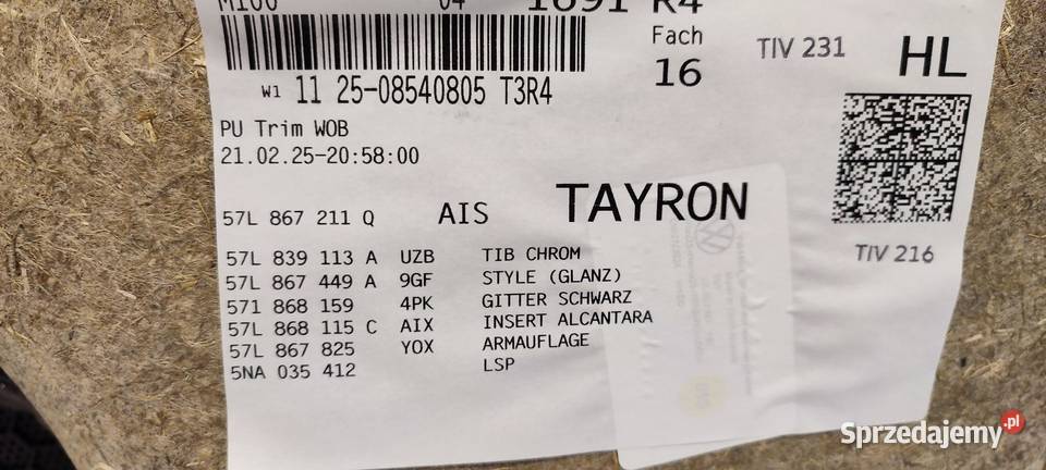 VW TAYRON BOCZEK PRAWY TYŁ ROLETKA