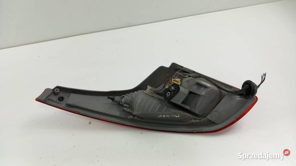 RENAULT MEGANE III HB LAMPA TYŁ LEWA W KLAPĘ Zbierkowo