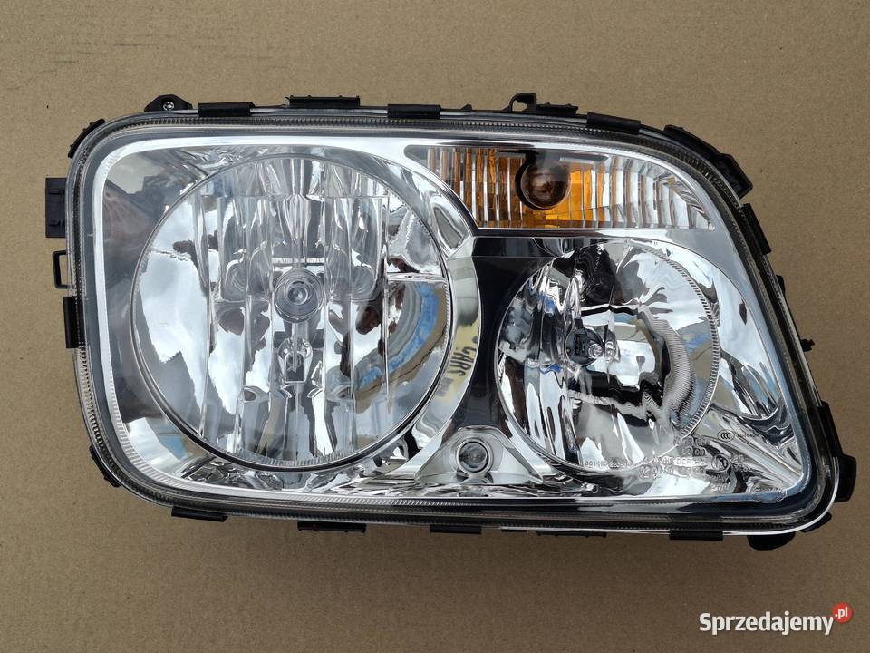 MERCEDES ACTROS MP3 REFLEKTOR PRAWY LAMPA PRAWA