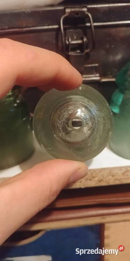 Izolatory szklane nawiercone pod lampy Tczew