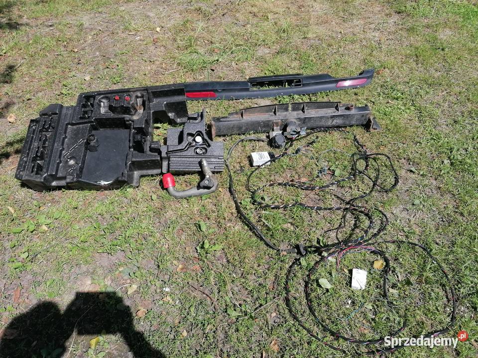 fabryczny hak z instalacją do BMW X3 E83 osobowe Pozostałe Ladeniska