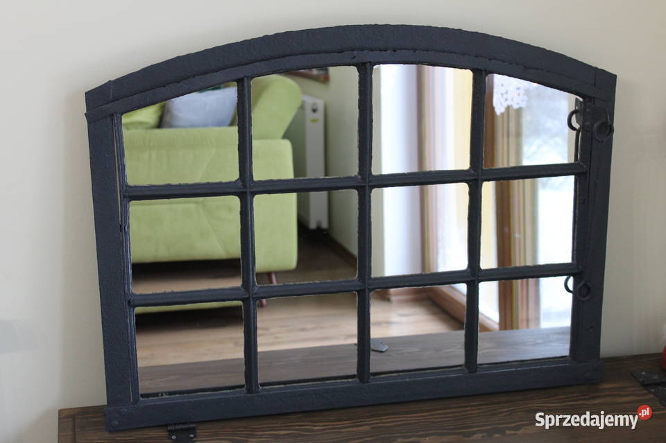 Lustro loft w starnym metalowym oknie Siekierki Małe