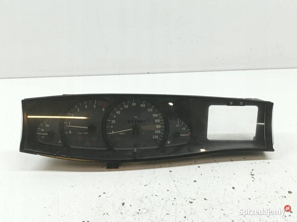 LICZNIK 09228410AC 25 D 130 Opel Omega III Rok produkcji 2000