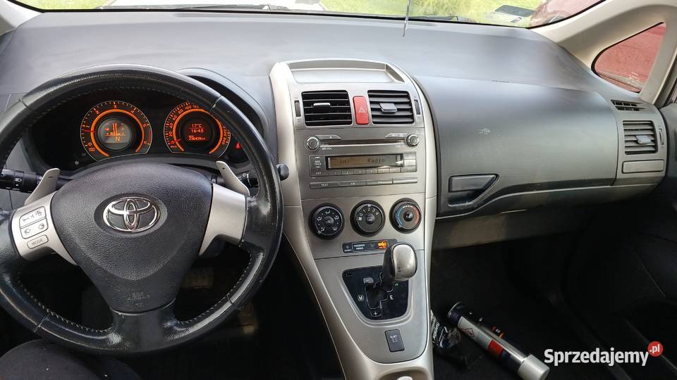 Toyota Auris automat Borowa