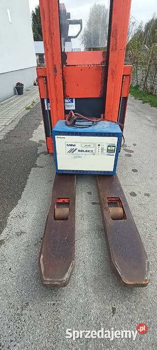 Paleciak Wózek paletowy z masztem Łaziska