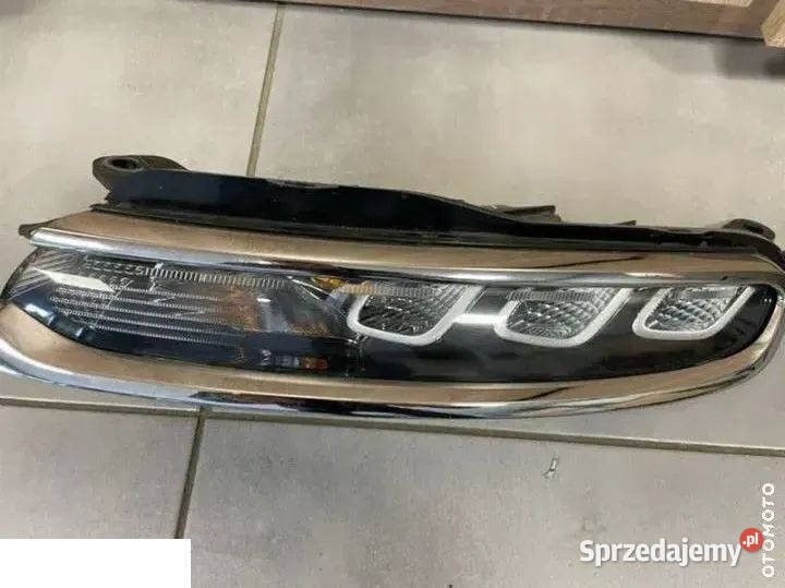 Citroen C3 III światło led lewy przód lift osobowe Kozubszczyzna