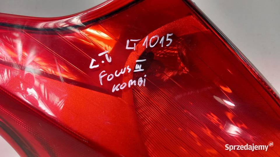 FORD FOCUS MK3 III KOMBI LAMPA TYŁ LEWA Zbierkowo