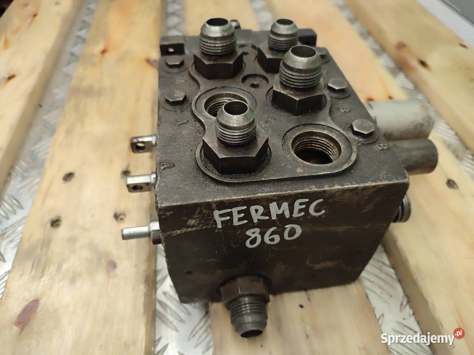 Rozdzielacz hydrauliczny 161B0003 FERMEC 860 sprzedam