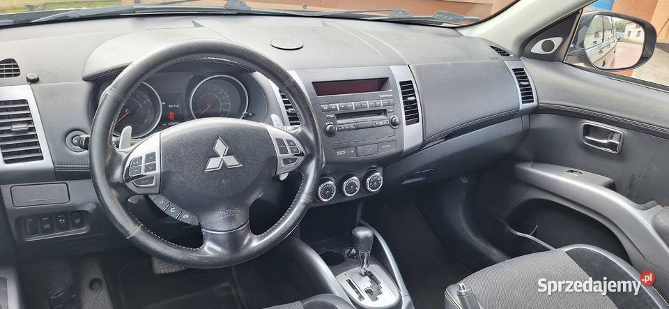 Mitsubishi Outlander stan idealny prywatny nieuszkodzony
