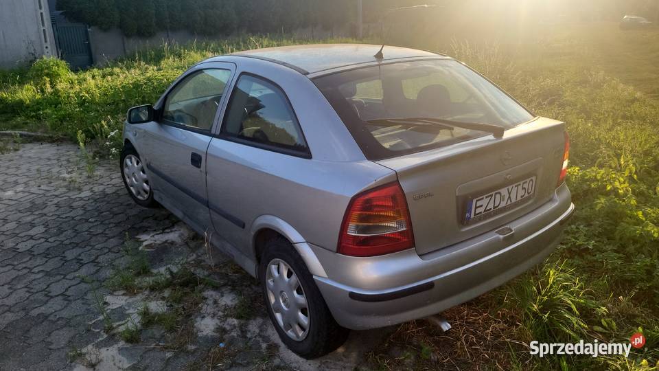 Astra II 20 100 2000 uszkodzona Astra sprzedam