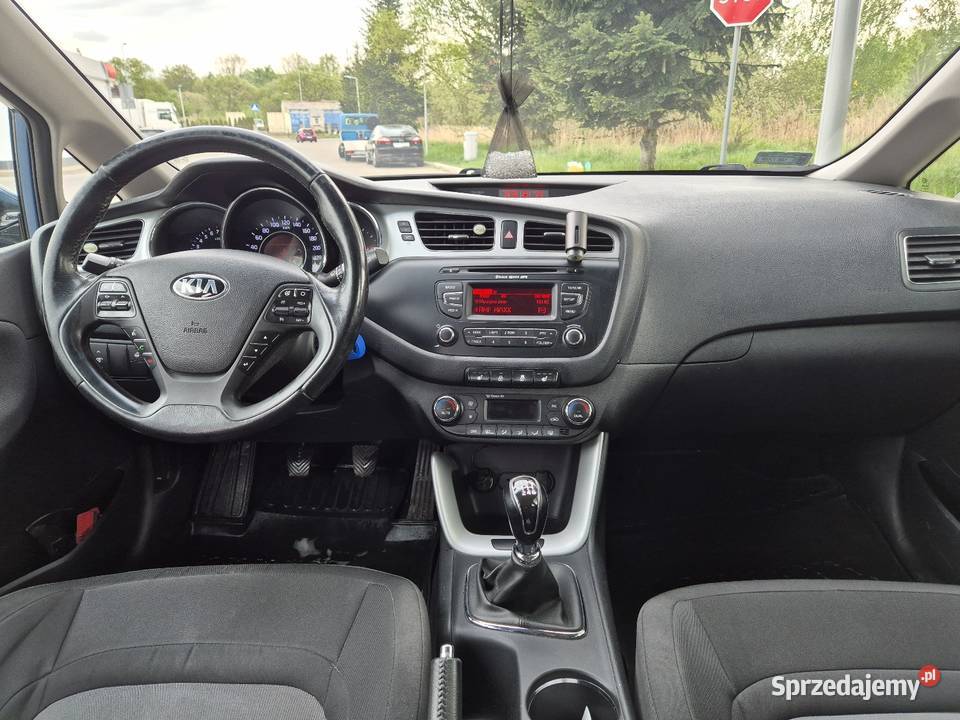 Kia Ceed JD z OC na radio