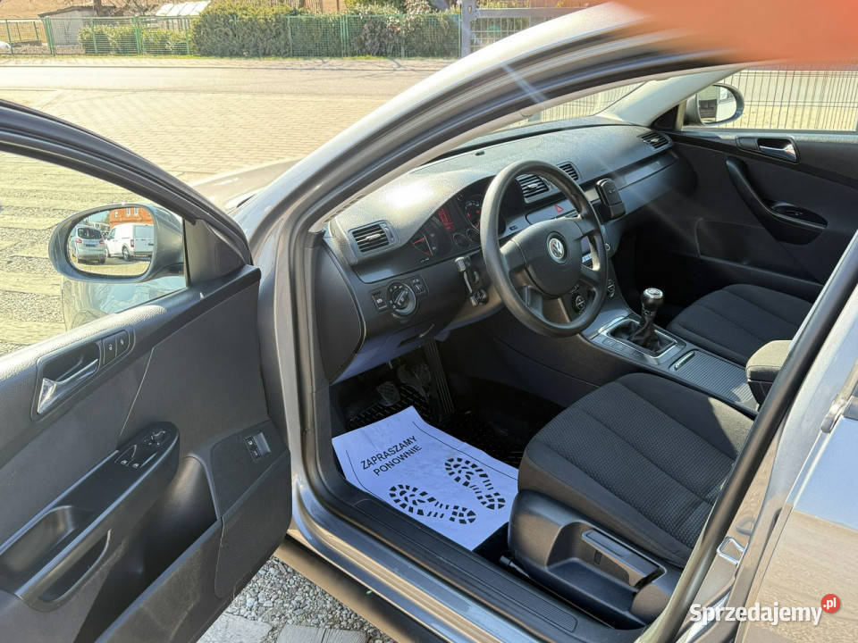 Volkswagen Passat 19 TDInavialuz Niemiec B6 szary Dąbrowa